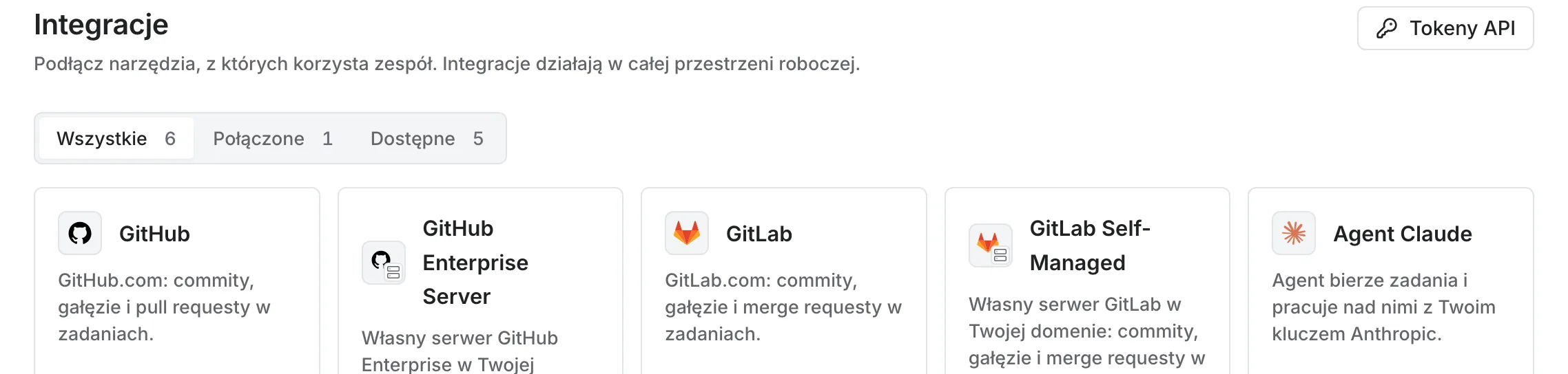 Zrzut ekranu: katalog integracji z kafelkami GitHub i GitLab
